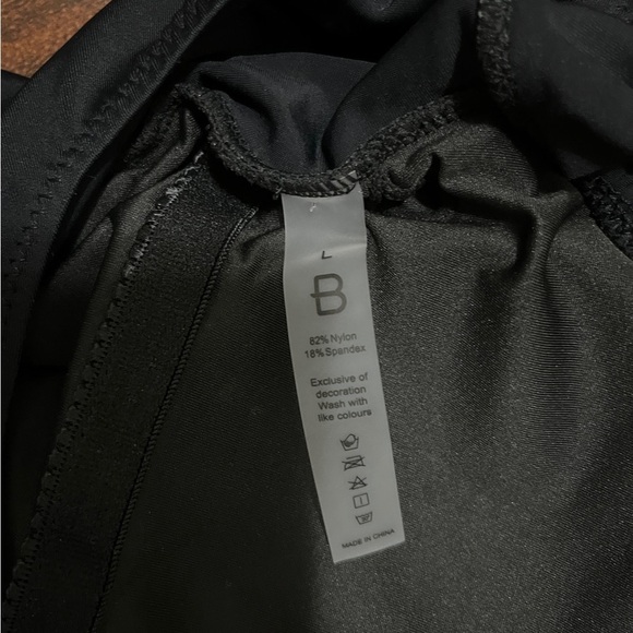 Bloom Jelly women’s large one-piece swimsuit, ruffle sleeve, black - Picture 4 of 13